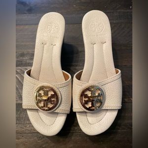 Tory Burch Selma Ivory Wedge 6.5